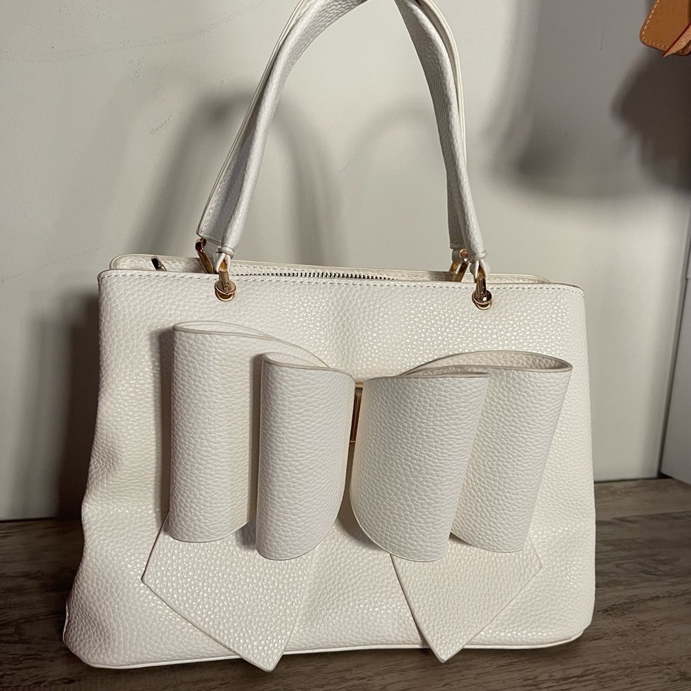 Crossi Like Dreams- Womens Jenna Satchel